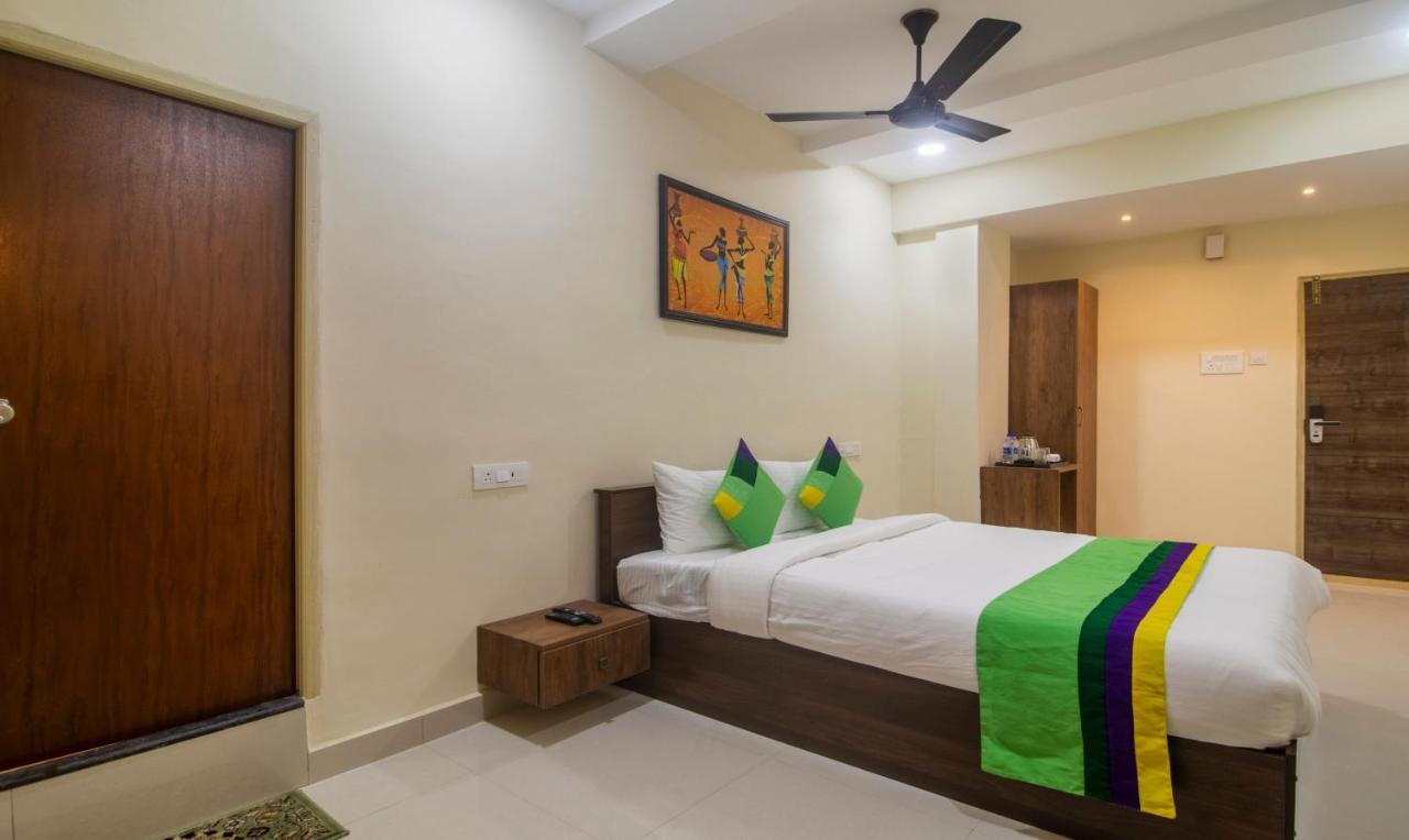 Treebo Navya The Park Hyderabad Exterior foto